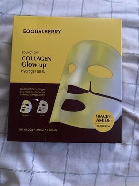 EOQUALBERRY Collagen Glow Up Hydrogel Mask - Yellow & Brown Packaging